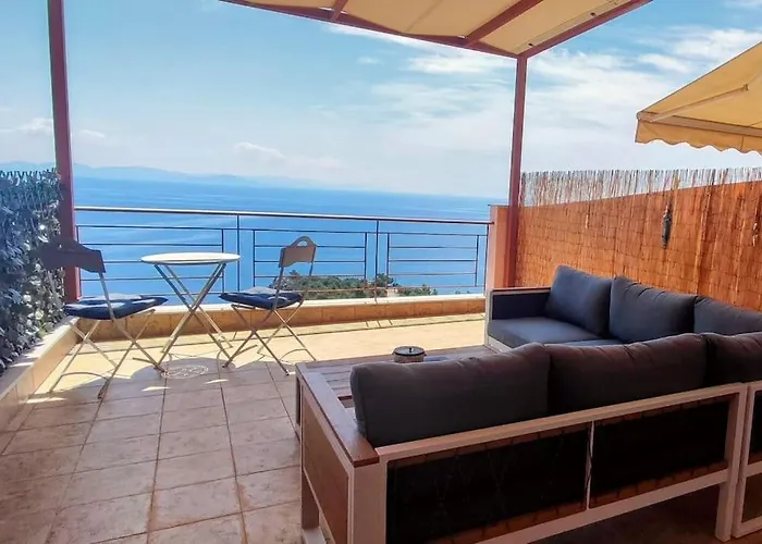 Simply Meraki Gytheian Apt With Panoramic Sea View