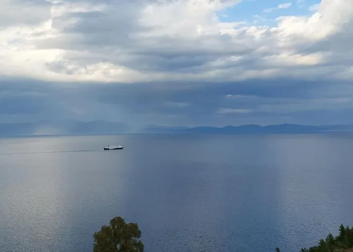Simply Meraki Gytheian Apt With Panoramic Sea View